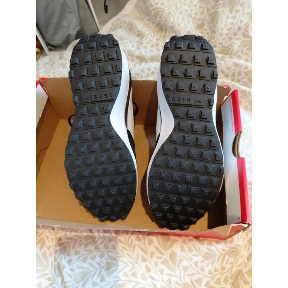 Nike waffle debut